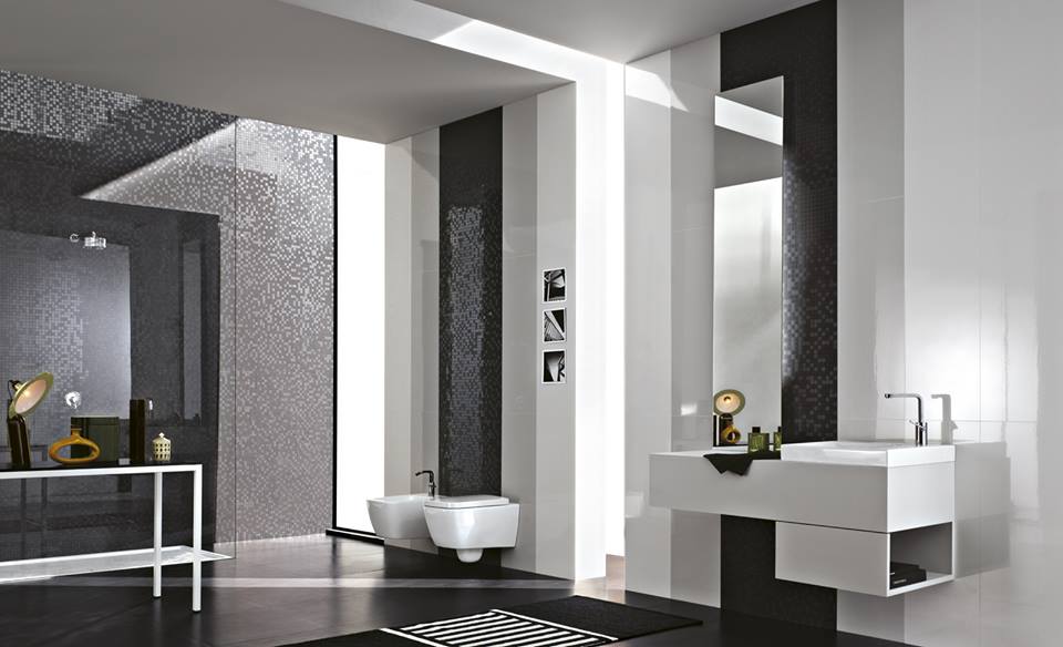 Bagno con finto parquet: pro contro pavimento gres porcellanato ... Bagno con pavimento nero